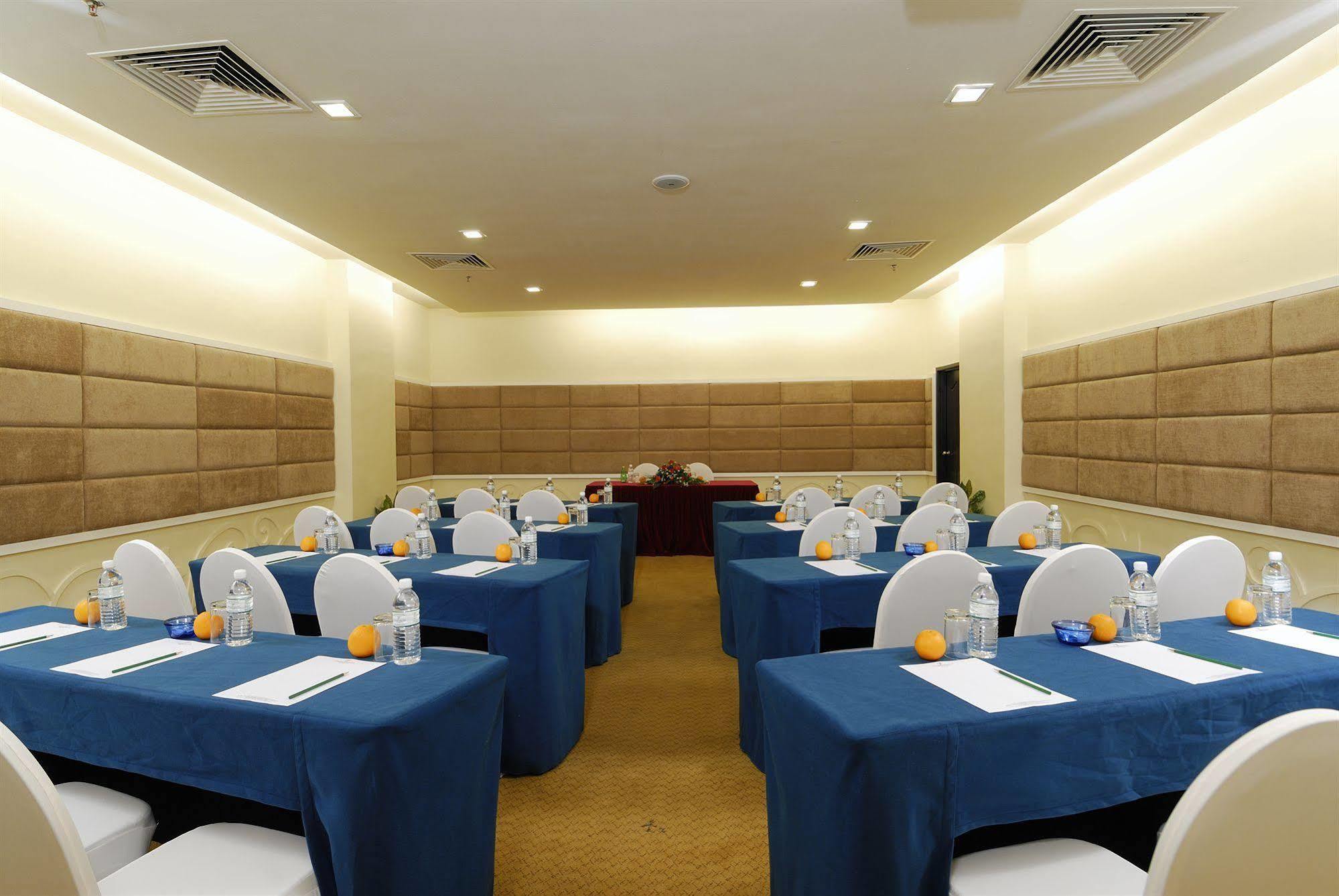 Borneo Royale Hotel Tawau Exterior foto