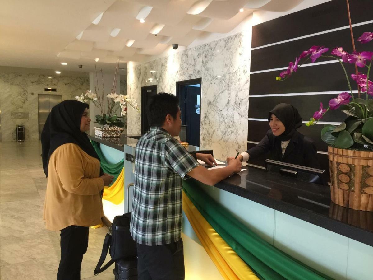 Borneo Royale Hotel Tawau Exterior foto
